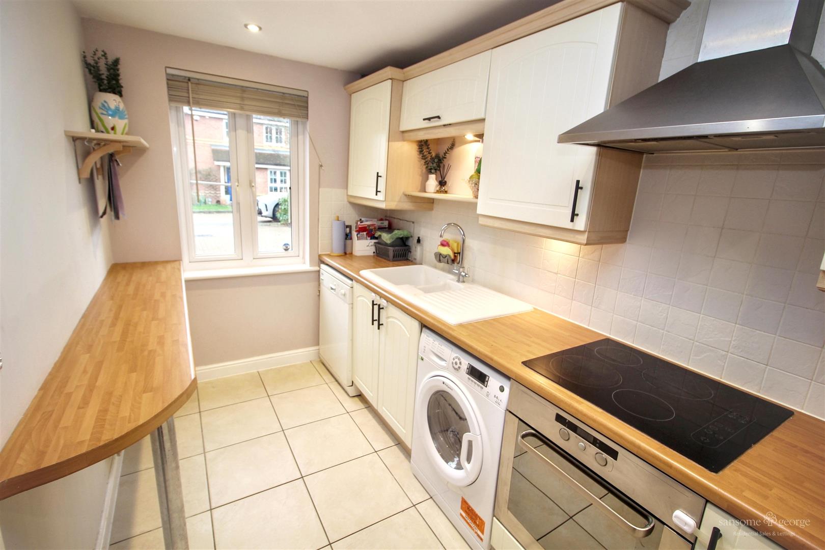 Pryor Close, Tilehurst, Reading